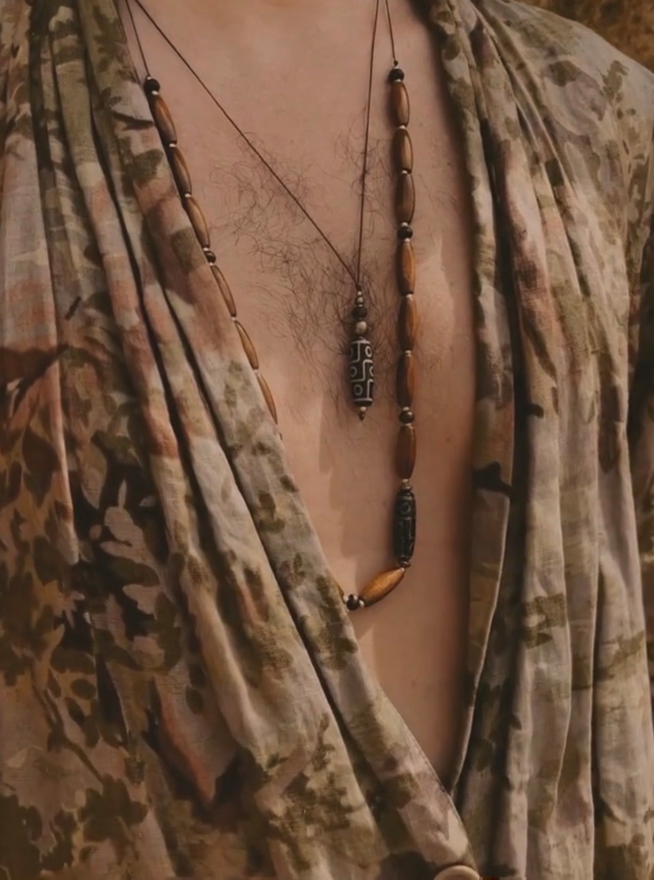 * Tibet collana*