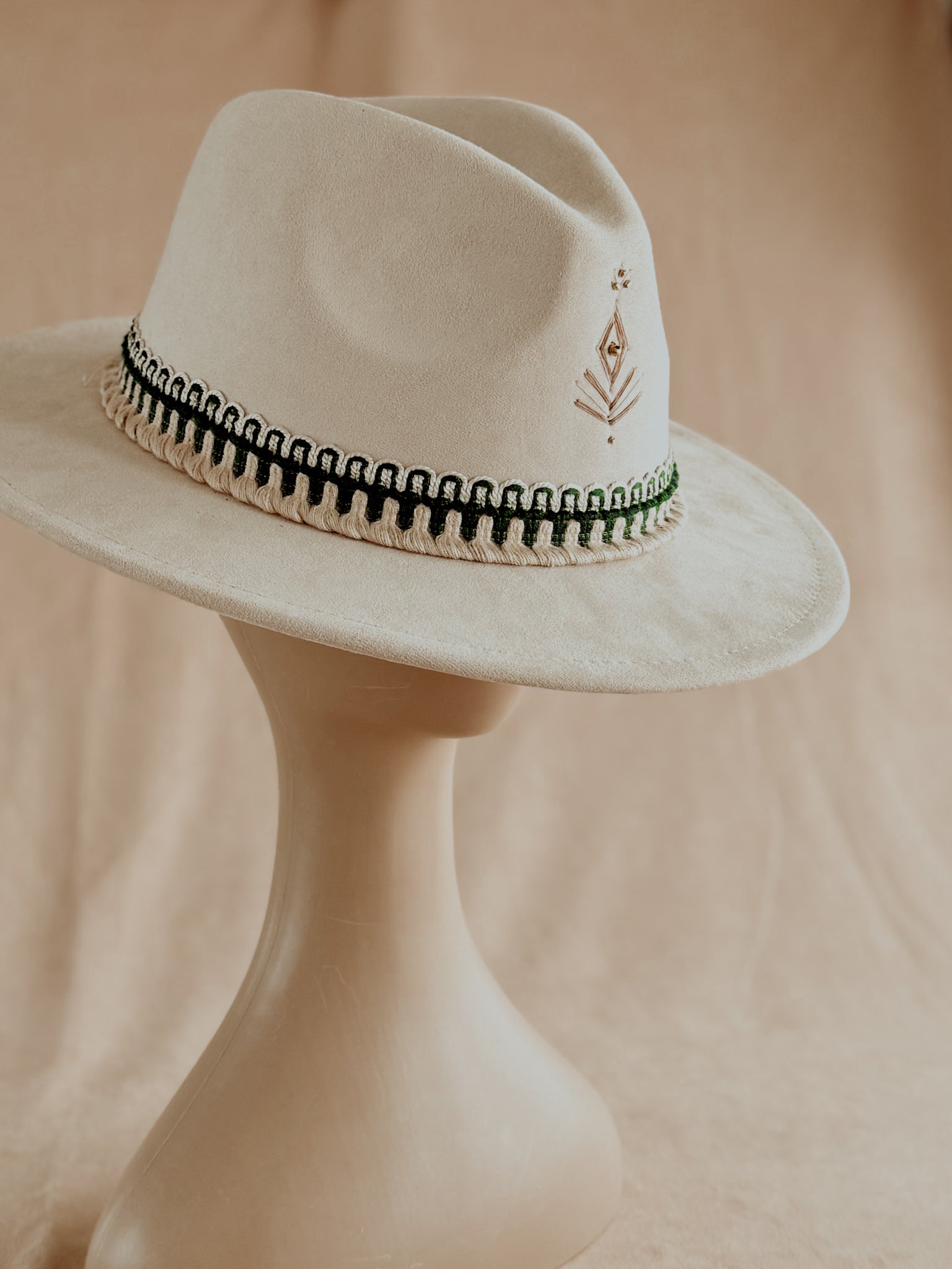 ✦ Gipsy white 01 ✦